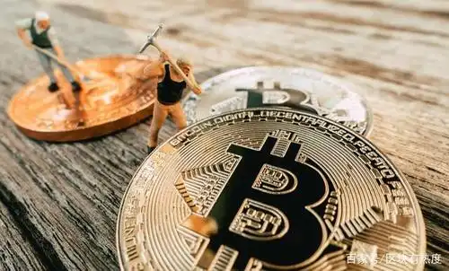 Bitcoin miners utilizing solar power for sustainable operations.